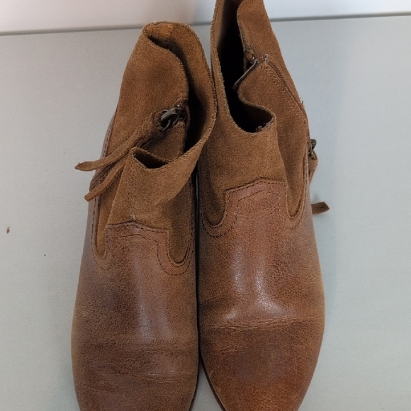 Frye and Co. Rubie Ankle Bootie - Picture 10 of 13